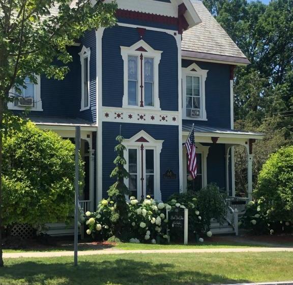 فندق صغير Back Inn Time