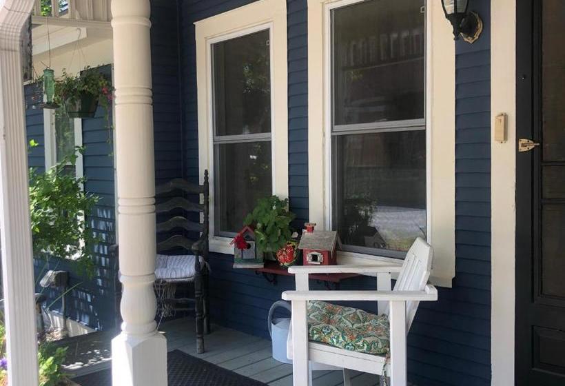 فندق صغير Back Inn Time