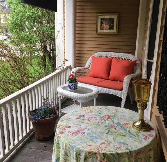 فندق صغير Back Inn Time