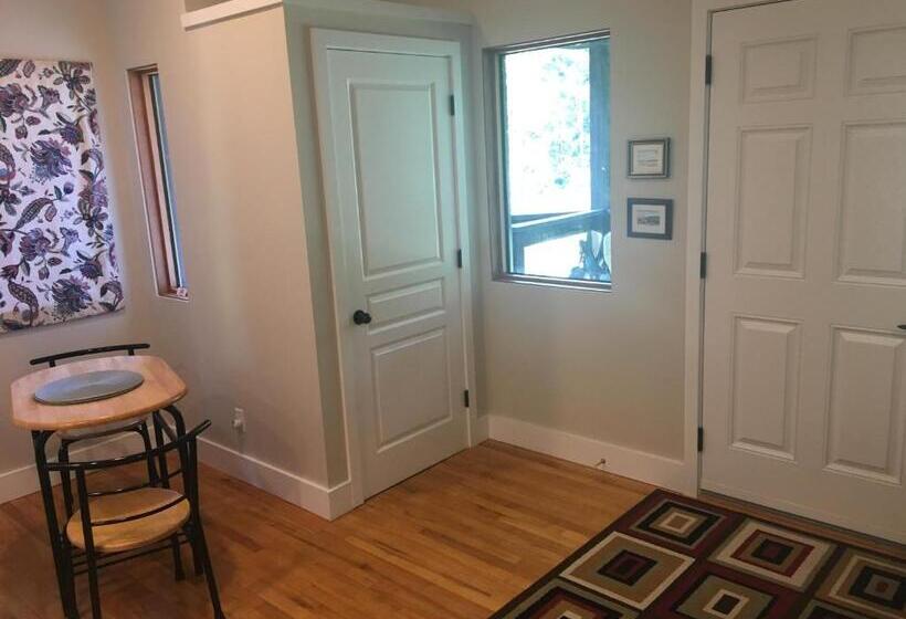 پانسیون Ashling Cottage