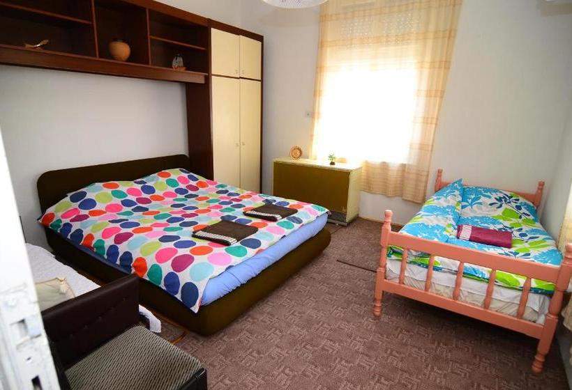 پانسیون Guest House Antika