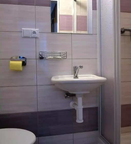 Majatalo Penzion A Restaurace U Strnada