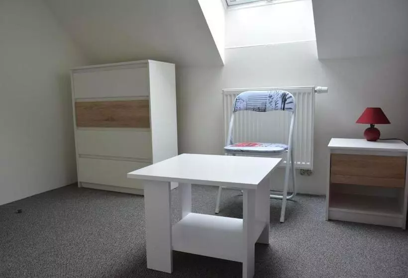 Majatalo Penzion A Restaurace U Strnada