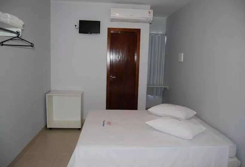 Majatalo Pousada Santana   Trindade Goiás