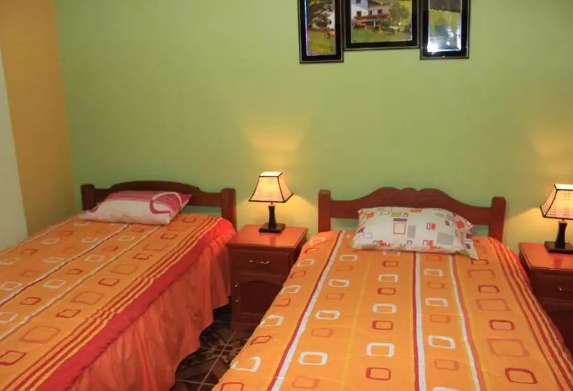 پانسیون Residencial Norandes