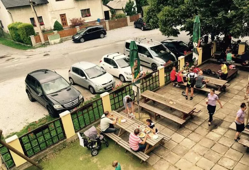 Majatalo Penzion Pivovar Podlesí