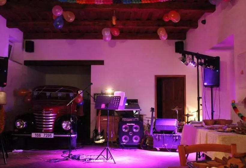 Majatalo Penzion Pivovar Podlesí