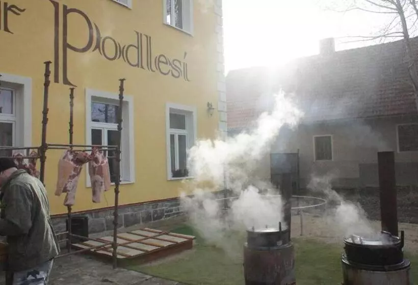 Majatalo Penzion Pivovar Podlesí