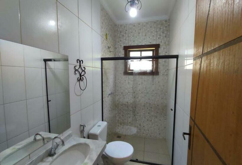 پانسیون Pousada Canarinho