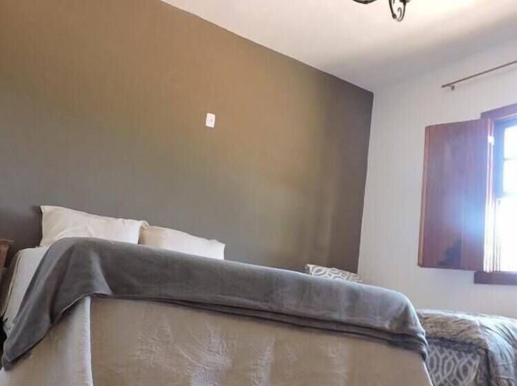 پانسیون Pousada Canarinho