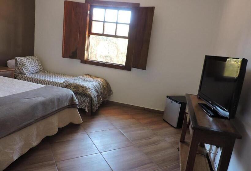 پانسیون Pousada Canarinho