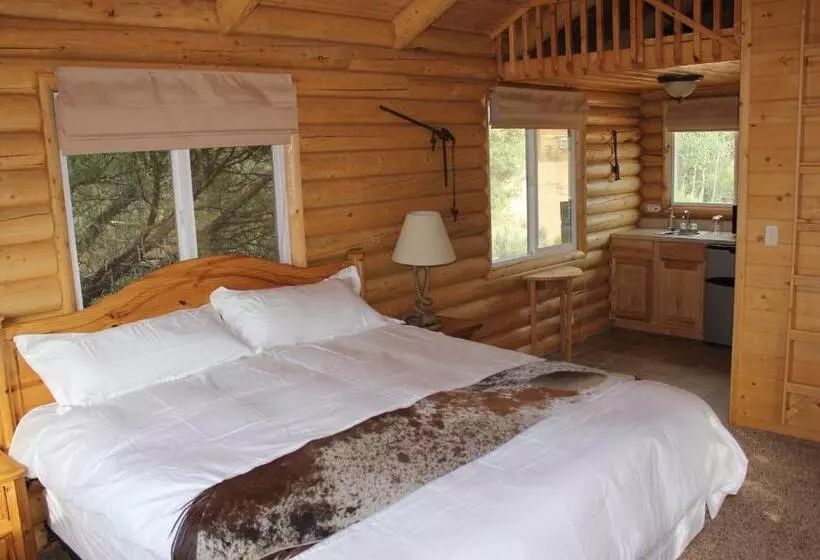 Hotelli Sevier River Ranch & Cattle Company