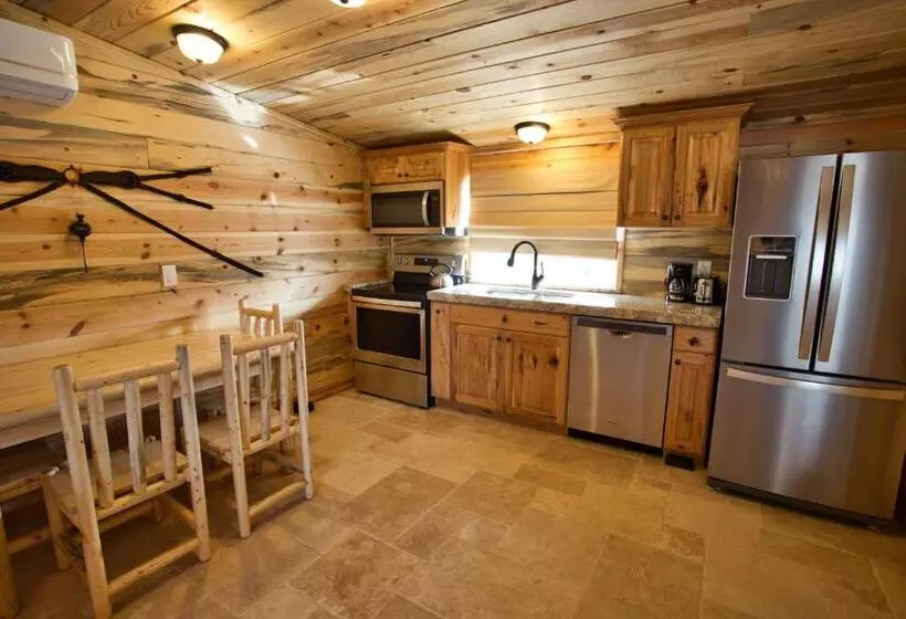 Hotelli Sevier River Ranch & Cattle Company