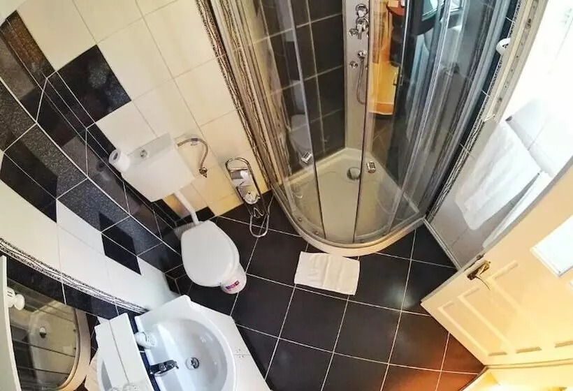 ペンション Anda Residence