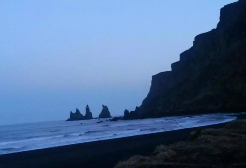 پانسیون Guesthouse Galleri Vík