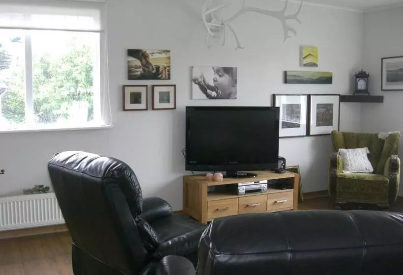 پانسیون Guesthouse Galleri Vík