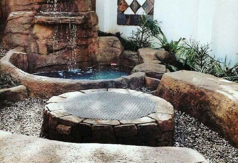 פנסיון Rostalyn Guesthouse