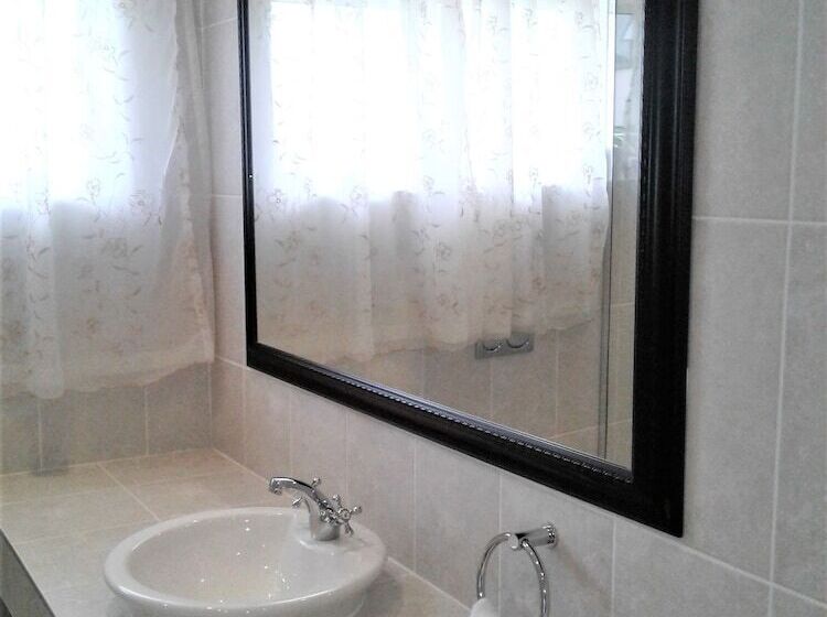 פנסיון Rostalyn Guesthouse