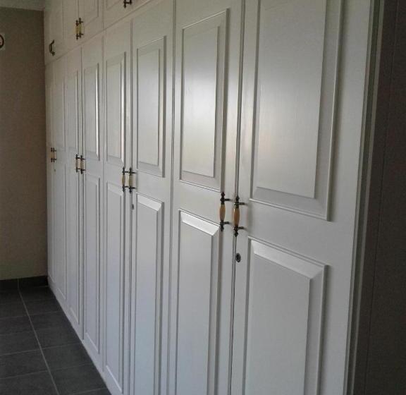 פנסיון Rostalyn Guesthouse