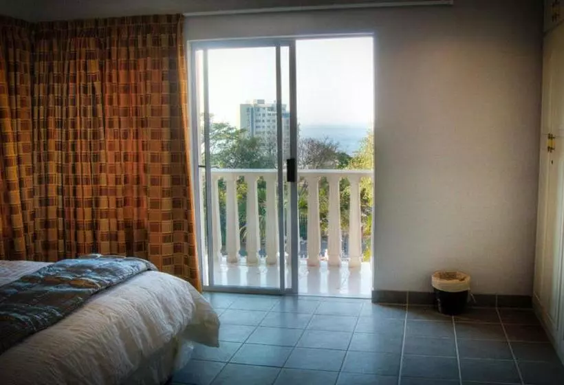 Majatalo Rostalyn Guesthouse