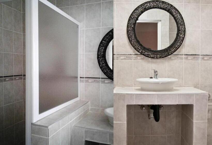 פנסיון Rostalyn Guesthouse