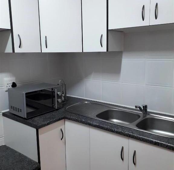 פנסיון Rostalyn Guesthouse