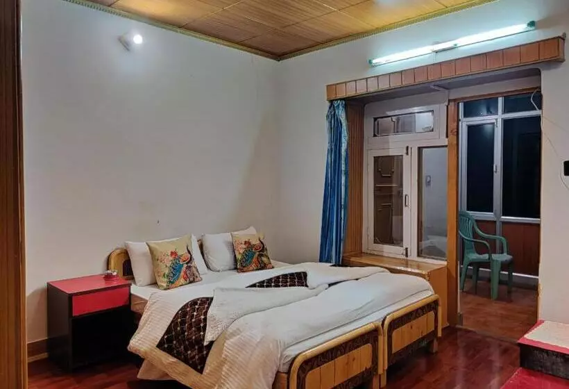 پانسیون Youthok Guest House