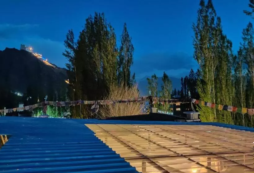 پانسیون Youthok Guest House