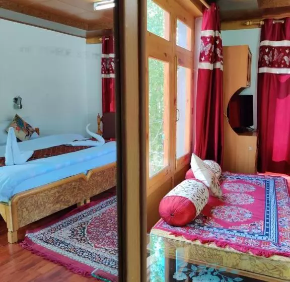 پانسیون Youthok Guest House