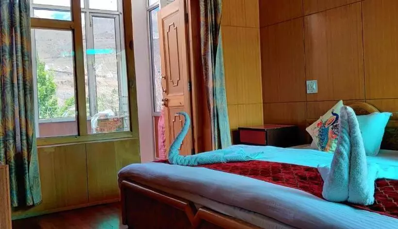 پانسیون Youthok Guest House