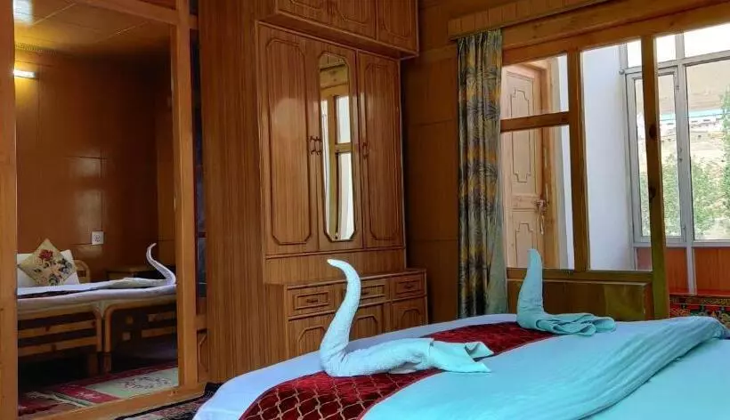 پانسیون Youthok Guest House