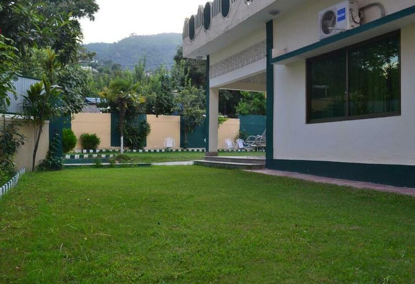 پانسیون West End Lodges