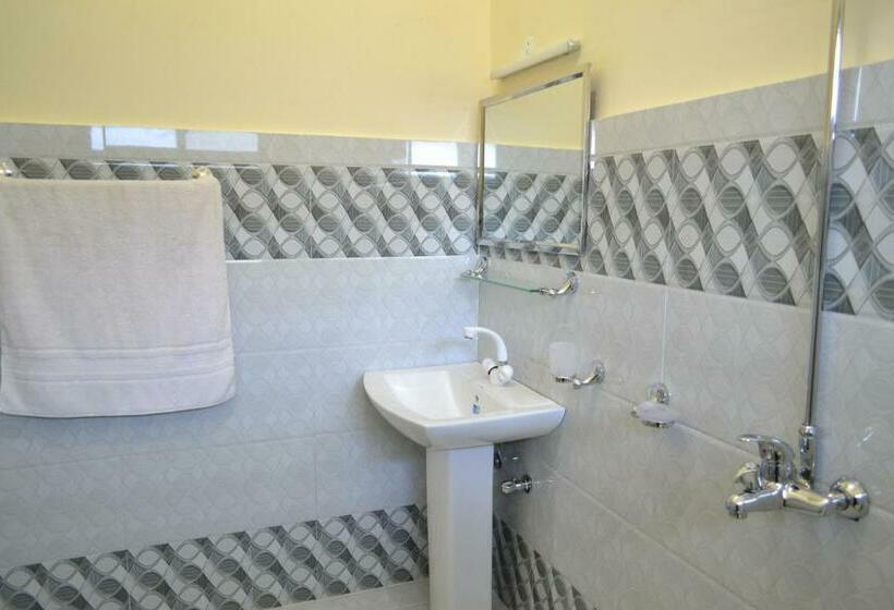 پانسیون West End Lodges