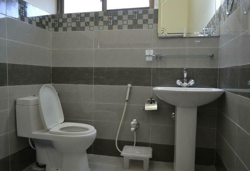 پانسیون West End Lodges