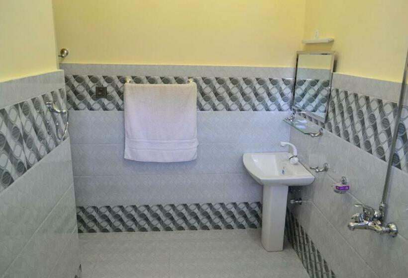 پانسیون West End Lodges