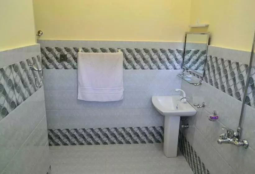 پانسیون West End Lodges