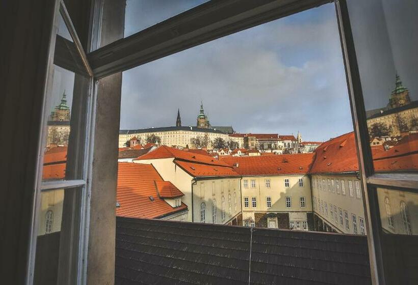 هتل Apartments Embassy By Lh