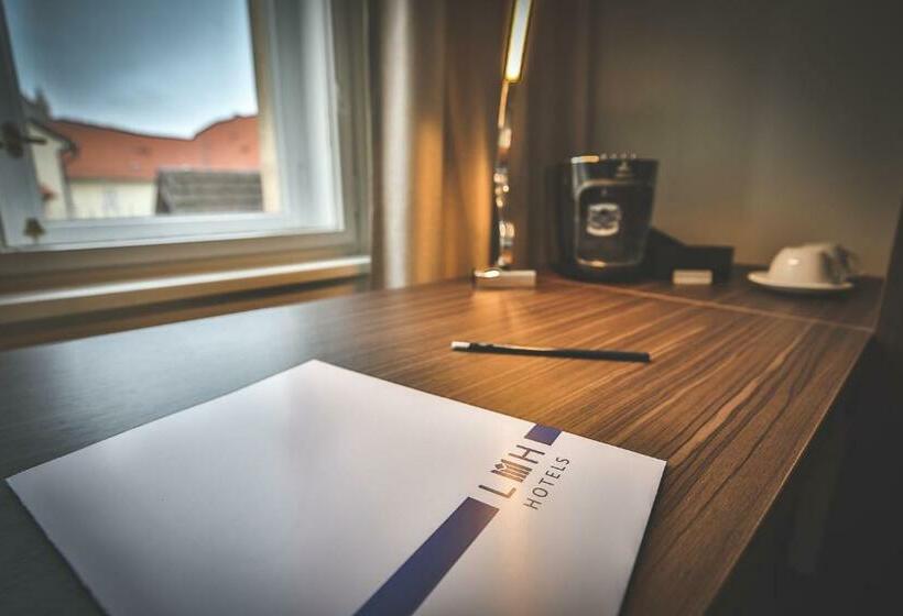 هتل Apartments Embassy By Lh