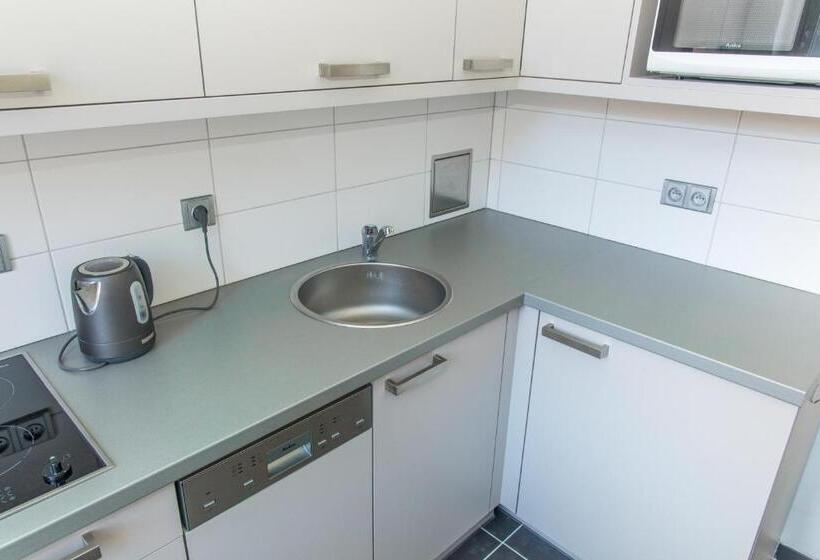 هتل Apartments Embassy By Lh