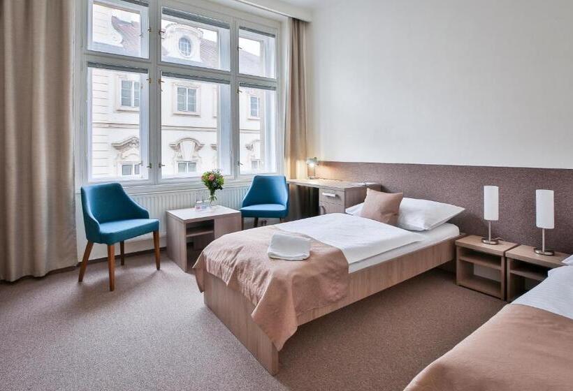 هتل Apartments Embassy By Lh