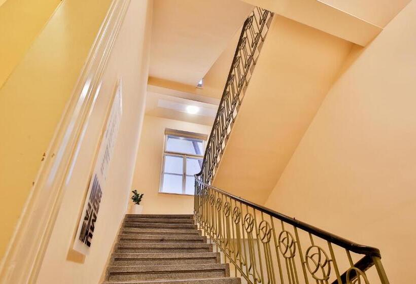 هتل Apartments Embassy By Lh