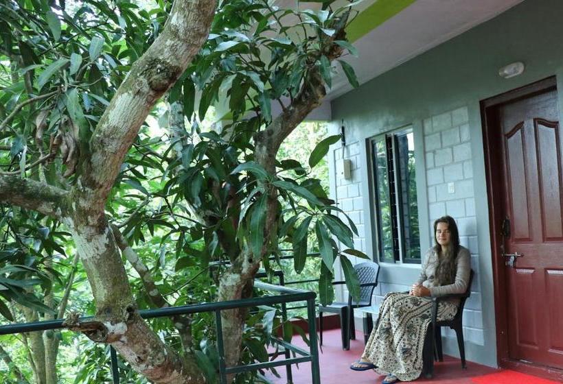 ユースホステル Periyar Green Bed & Breakfast