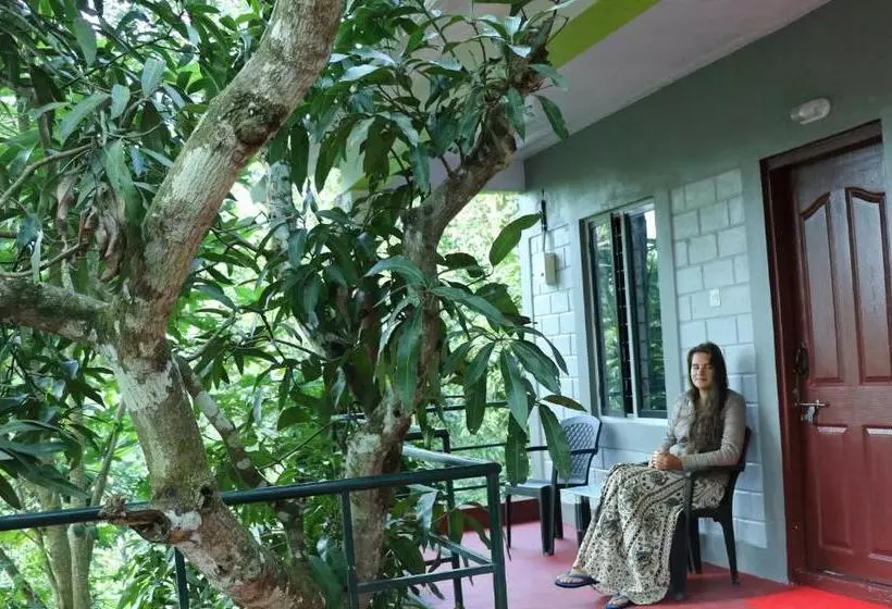 ユースホステル Periyar Green Bed & Breakfast