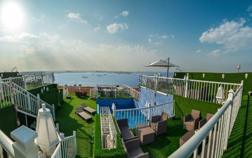 Golden Garden Al Corniche