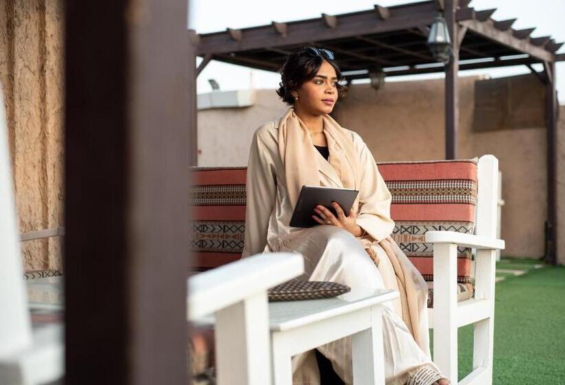 Golden Garden Al Corniche