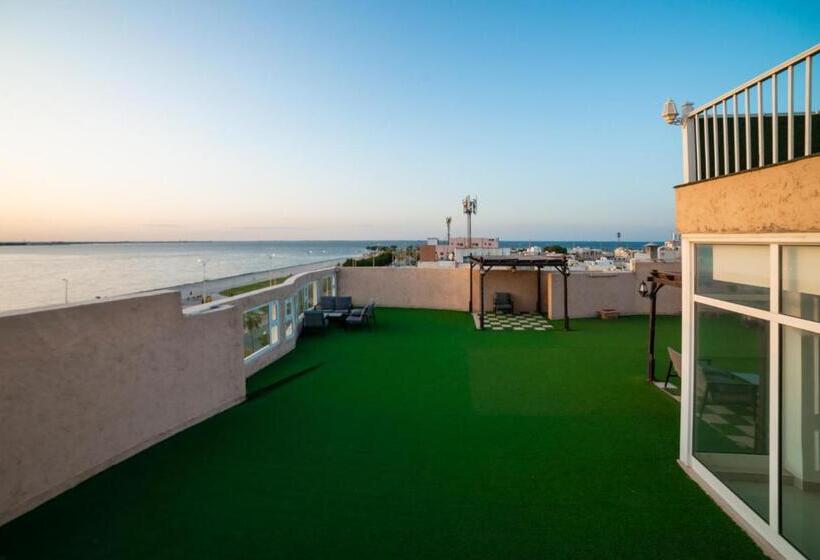 Golden Garden Al Corniche