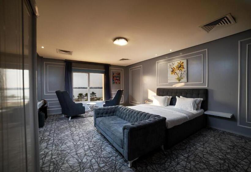 Golden Garden Al Corniche