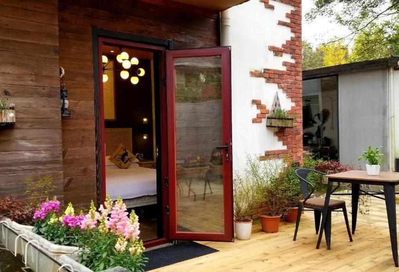 Pansiyon Xihu Congcongnanian Boutique Inn