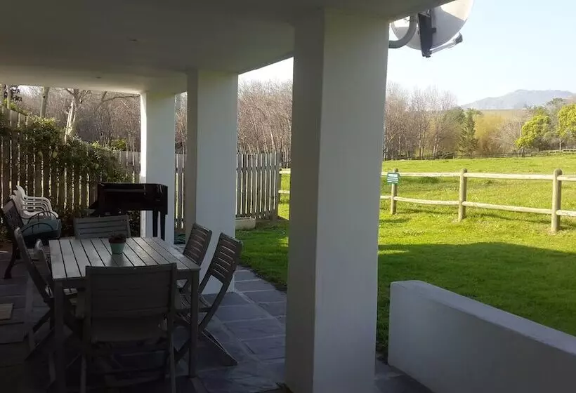 ホテル Marshden Estate