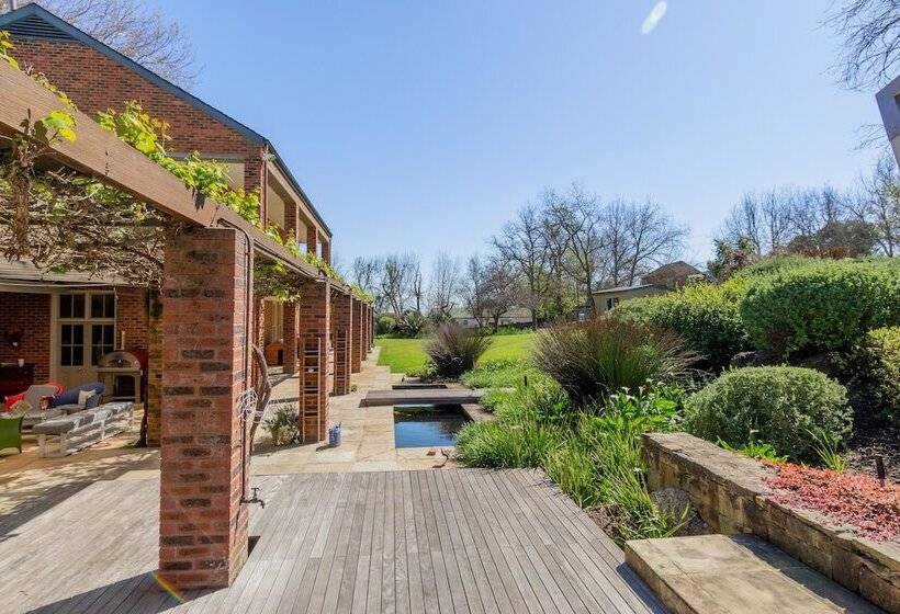 فندق Marshden Estate